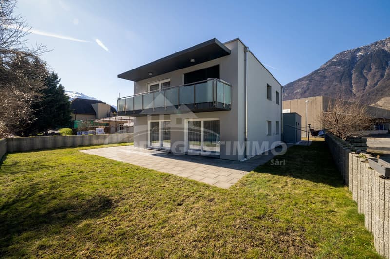 BELLE VILLA MODERNE DE DEUX LOGEMENTS (1)