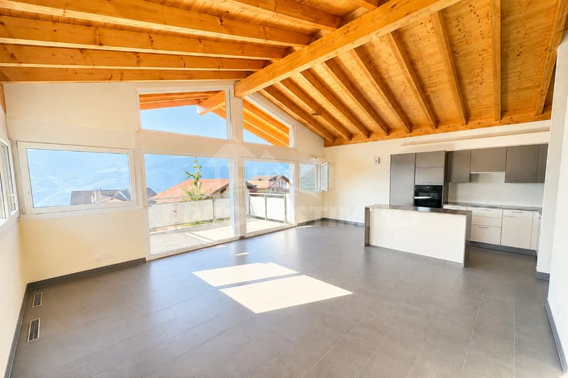 ATTIQUE D'EXCEPTION AVEC VUE PANORAMIQUE SUR LES ALPES (2)
