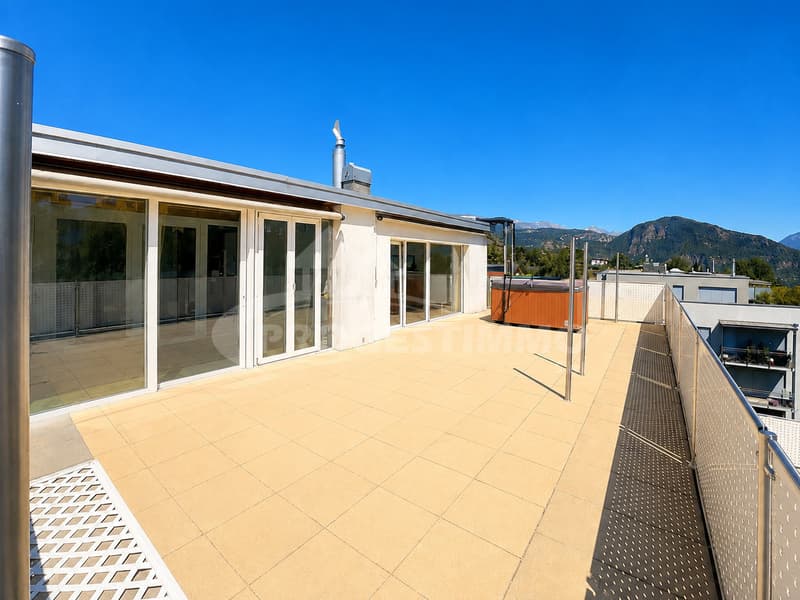 UN ATTIQUE D'EXCEPTION AVEC DEUX TERRASSES & JACUZZI (10)