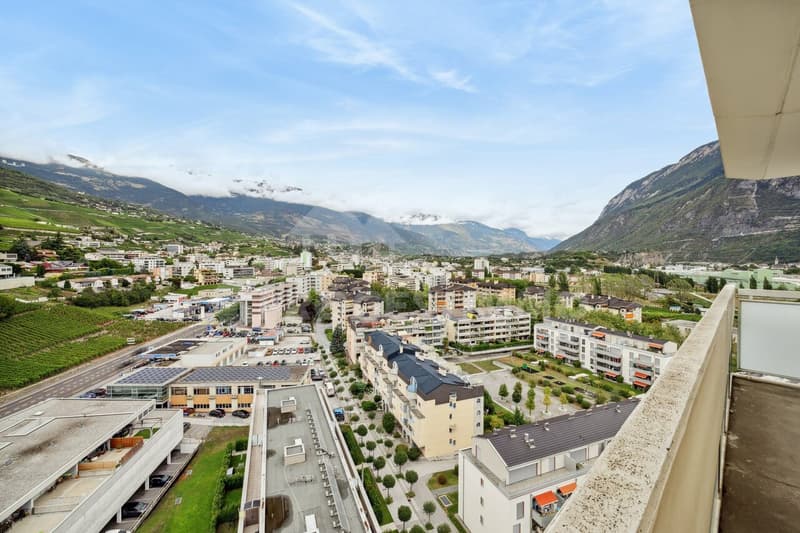 PROCHE DU CENTRE-VILLE AVEC VUE EXCEPTIONNELLE (7)