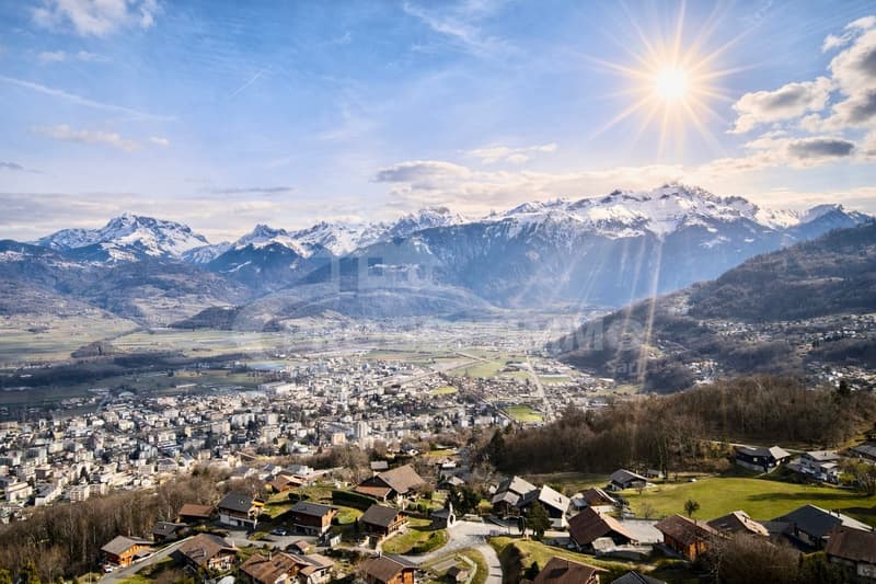 TERRAIN À BÂTIR - CALME, ENSOLEILLÉ ET VUE SUR LES DENTS DU MIDI (1)