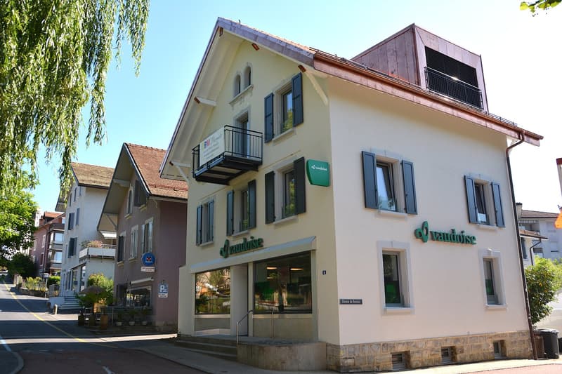 Immeuble rénové 100% loué, hyper-centre, avec salle des coffres-forts à valoriser (2)