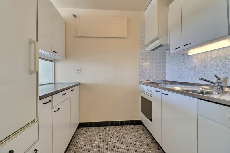 Duplex de 3.5 pièces + bureau avec fort potentiel et vue imprenable (7)