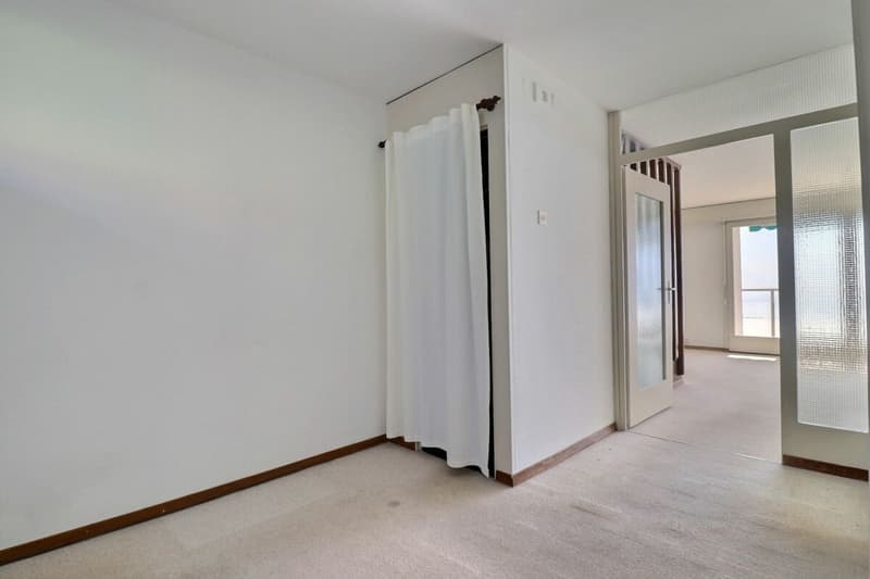 Duplex de 3.5 pièces + bureau avec fort potentiel et vue imprenable (17)