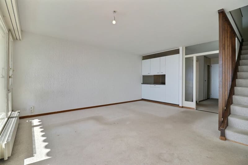 Duplex de 3.5 pièces + bureau avec fort potentiel et vue imprenable (3)