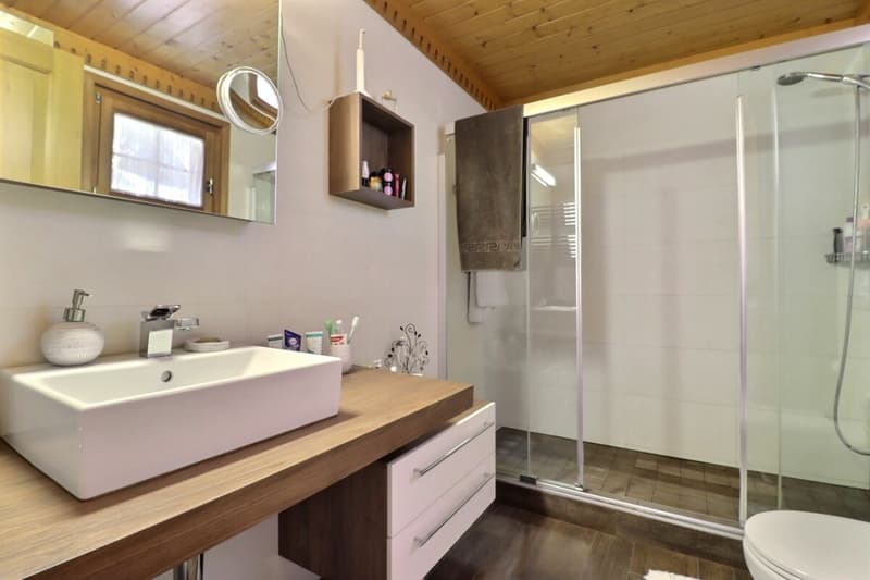 Magnifique chalet avec vue sur le lac et les montagnes (20)
