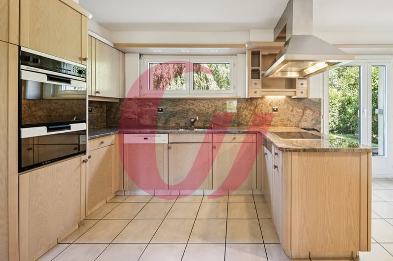 Maison de 7.5 pièces sise sur 3 niveaux (2)