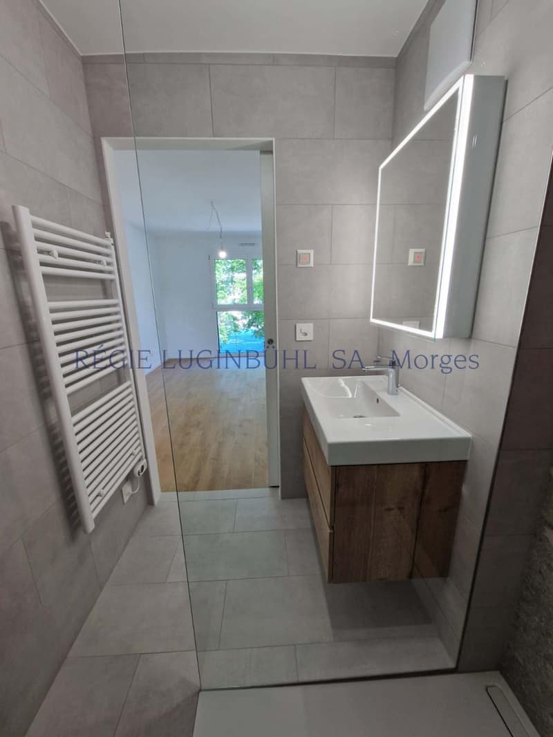 Bel appartement de 3.5 pièces d'env. 87m2 situé au 1er étage d'un nouvel immeuble (11)