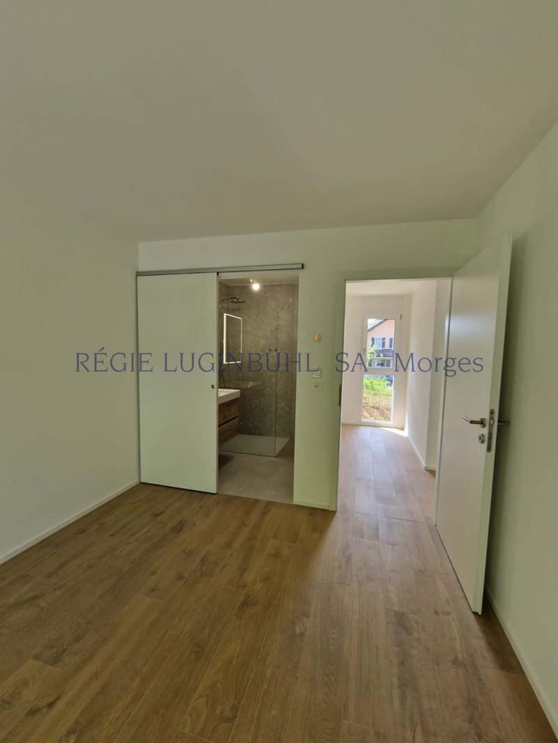 Bel appartement de 3.5 pièces d'env. 87m2 situé au 1er étage d'un nouvel immeuble (9)