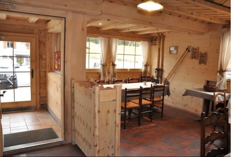 Le fleuron qu'était le restaurant Le Chaussy est à vendre aux Mosses (7)