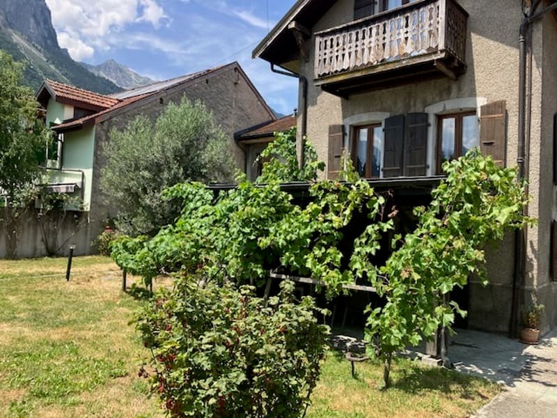 Complexe immobilier avec potentiel de création de logements à Chessel (4)