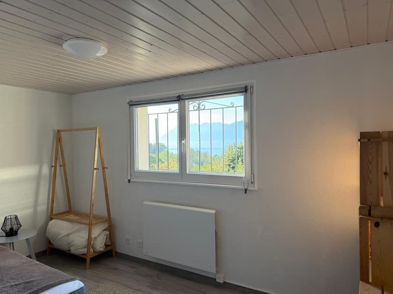 Chambre à louer dans villa individuelle au rez-de-chaussée. Au calme. (7)