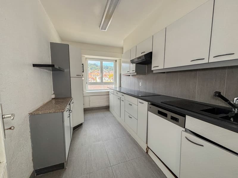 Lumineux et spacieux appartement de 5 pièces (4)