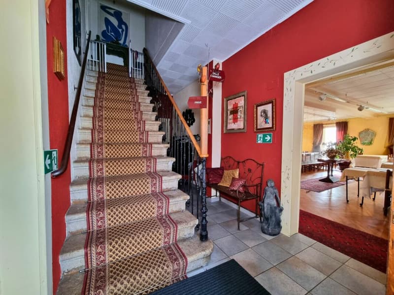 Belle bâtisse comprenant un restaurant réputé et un appartement de 9 pièces en pleine nature (7)