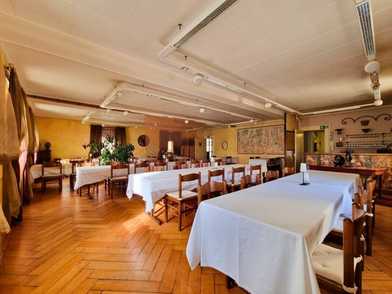 Belle bâtisse comprenant un restaurant réputé et un appartement de 9 pièces en pleine nature (5)