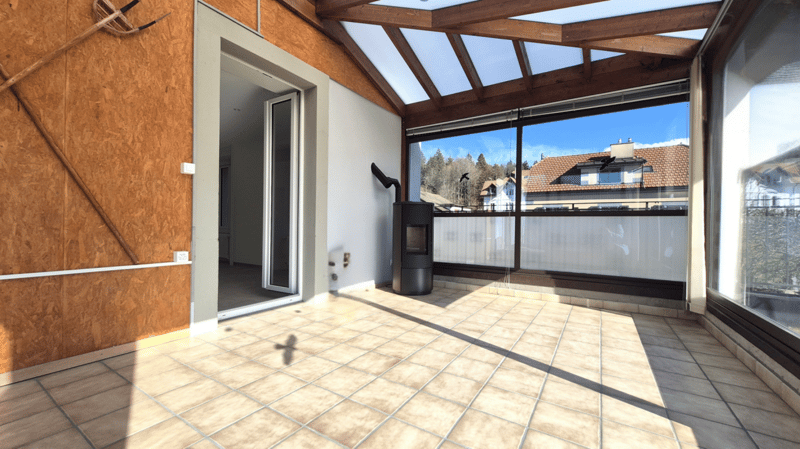 Splendide appartement de 2 pièces rénové avec grande terrasse et véranda (15)