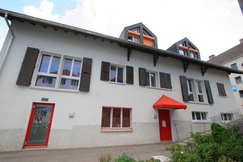 Local commercial au centre du village (4)