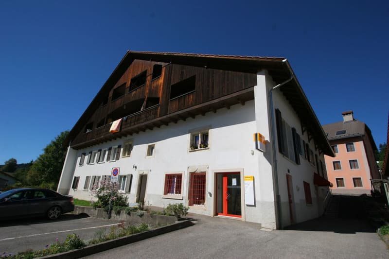 Local commercial au centre du village (2)