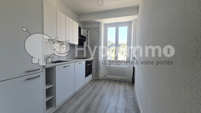 Magnifique appartement de 3 pièces entièrement rénové avec balcon - Le Locle (1)