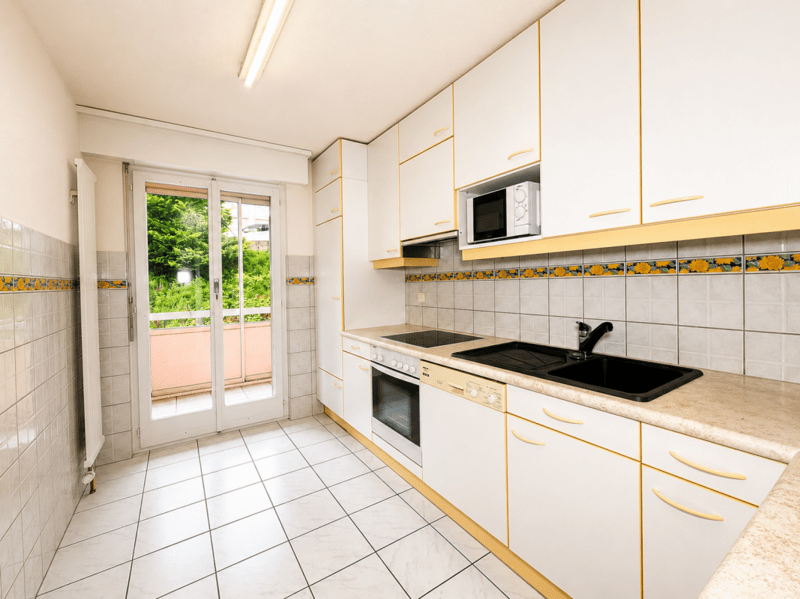 Appartement de 3 pièces avec véranda et situation privilégiée (8)