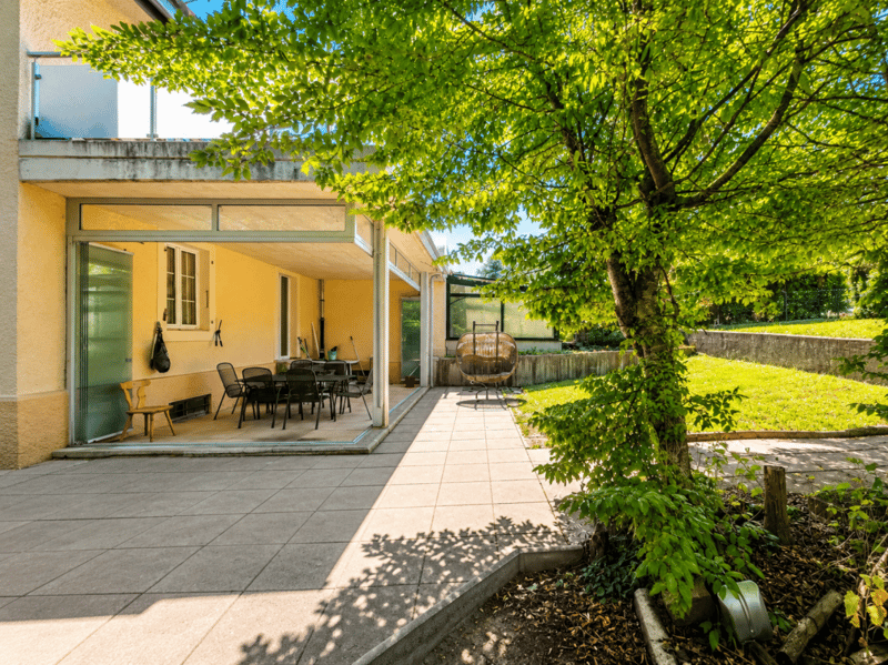 Charmante villa mitoyenne avec garages (2)