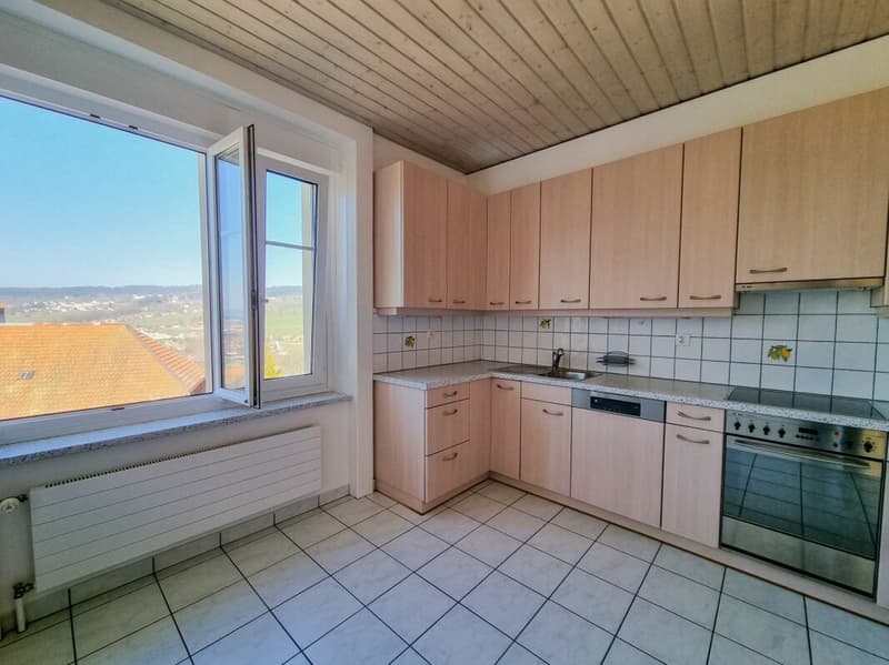 Bel appartement de 4 pièces au 1er étage avec garage (2)