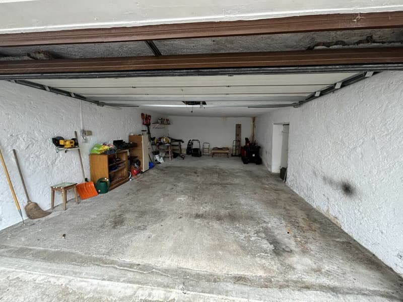 Belle maison familiale avec 6 grands garages (18)