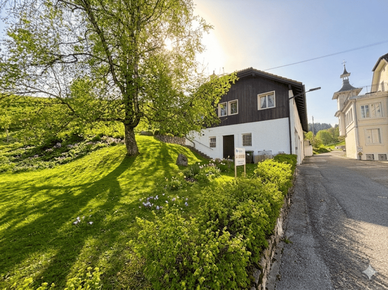 Belle maison familiale avec 6 grands garages (20)