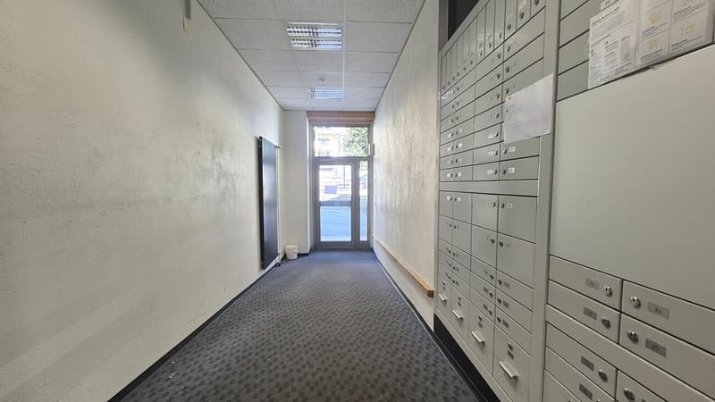 Local commercial / bureaux au coeur des Ponts-de-Martel (9)