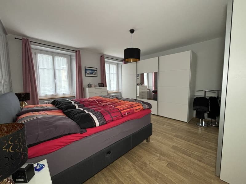 Bel immeuble familial avec terrasse et jardin (15)