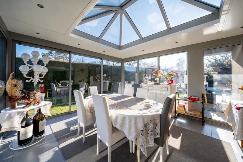 Villa de 330 m2 avec piscine et beau terrain (7)