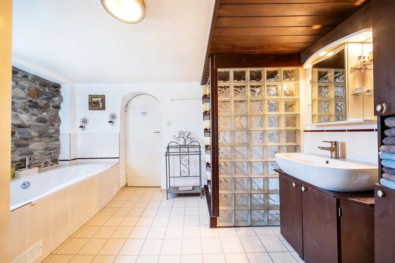Peney-Dessus Spacieux duplex 7 pièces avec jardin (8)