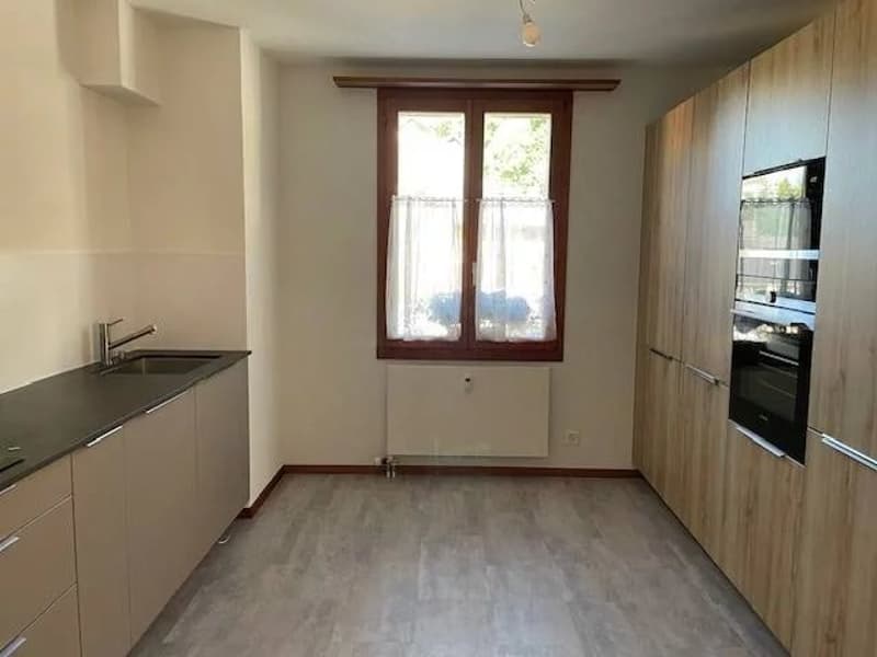 A vendre charmant immeuble de rendement au centre du village (3)