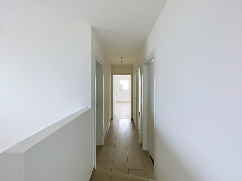 Spacieuse villa de 5.5 pièces avec terrasse et jardin (8)