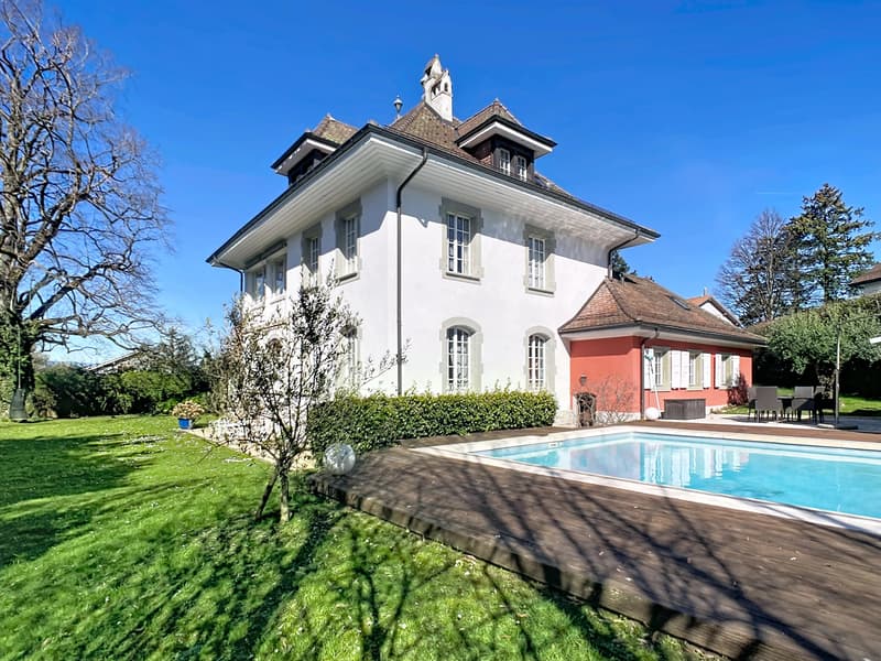 Villa prestigieuse avec piscine (1)