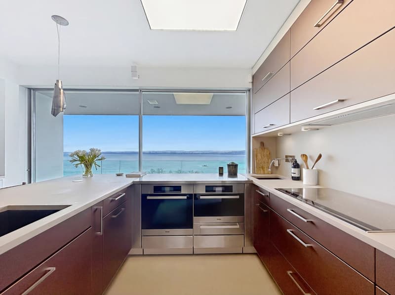 Propriété contemporaine de 600 m² avec vue panoramique sur le lac (6)
