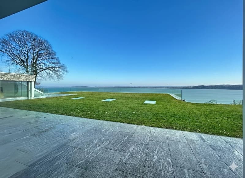 Propriété contemporaine de 600 m² avec vue panoramique sur le lac (12)