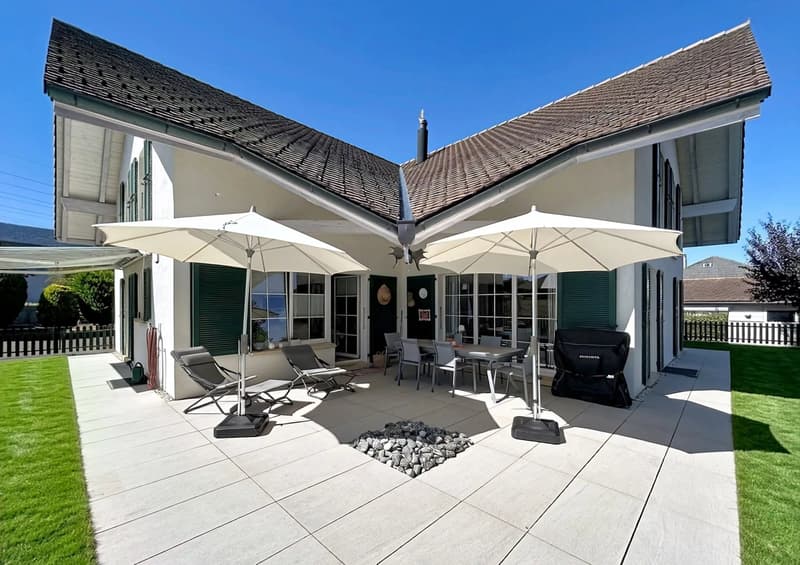 Spacieuse villa familiale de caractère avec vaste jardin (2)