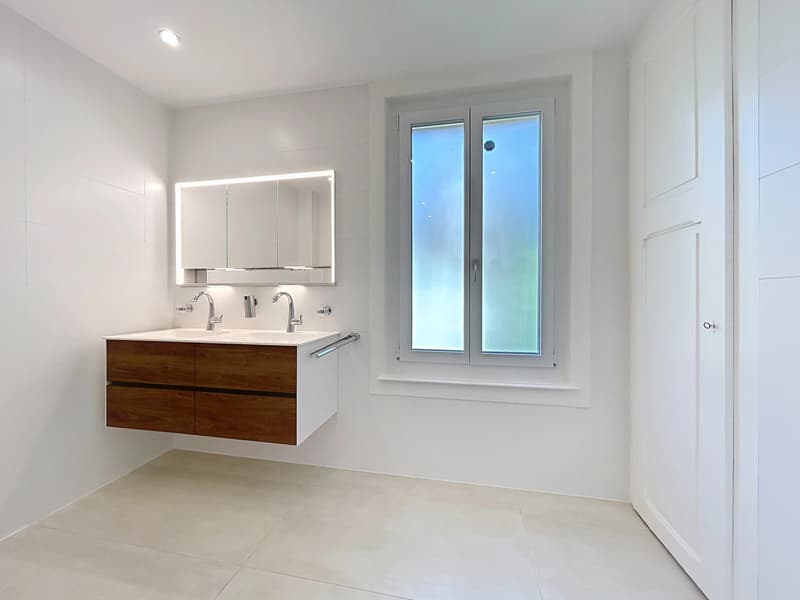 Maison de caractère rénovée avec vue lac et alpes (13)