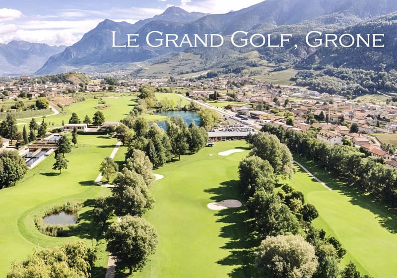 Standing moderne face au golf (8)
