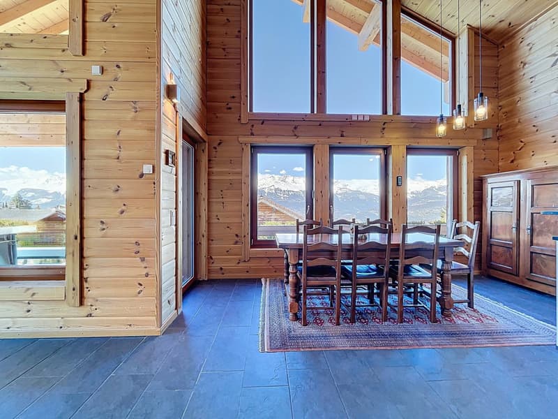 Chalet contemporain avec vue imprenable sur les Alpes (3)