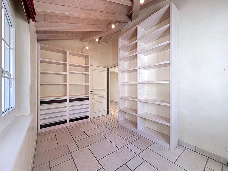 Spacieuse villa 5.5 pièces avec piscine et jardin (7)