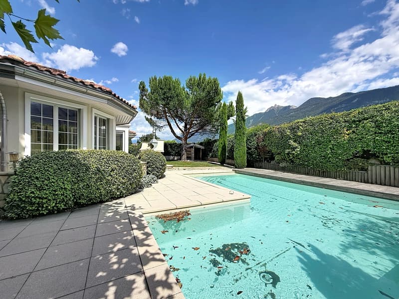 Spacieuse villa 5.5 pièces avec piscine et jardin (2)