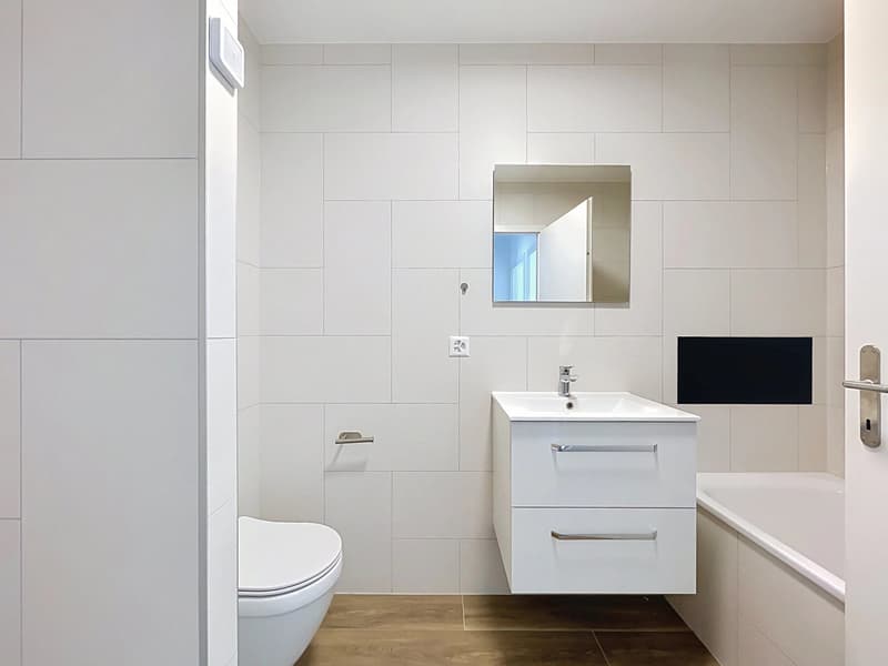 Villa contemporaine avec jardin et terrasses (9)