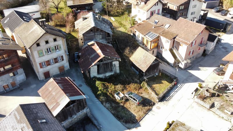 Propriété villageoise avec potentiel de développement ! (3)