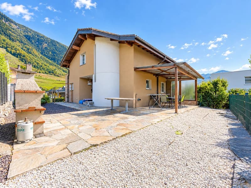Villa individuelle avec grand jardin et terrasse (10)