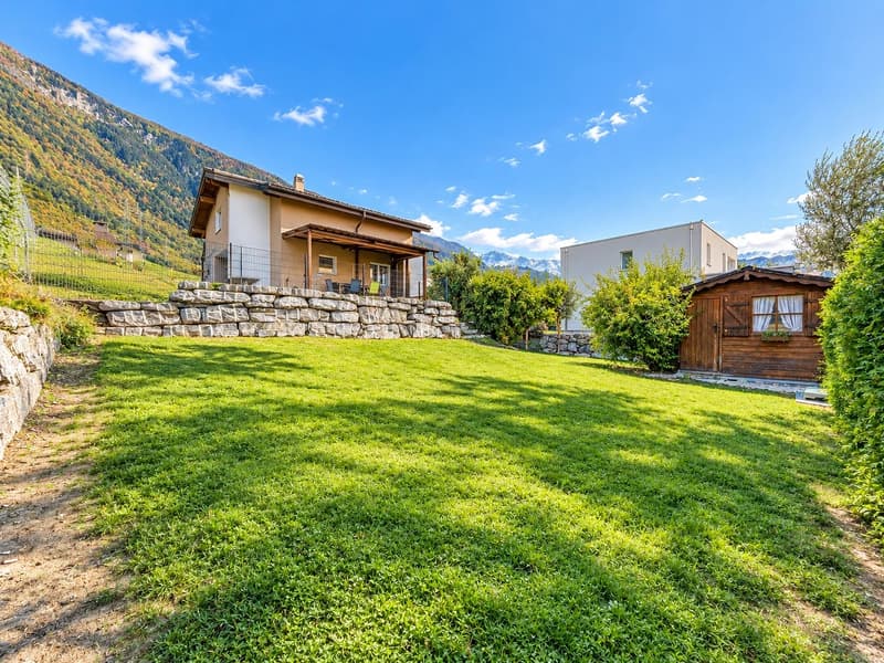 Villa individuelle avec grand jardin et terrasse (1)