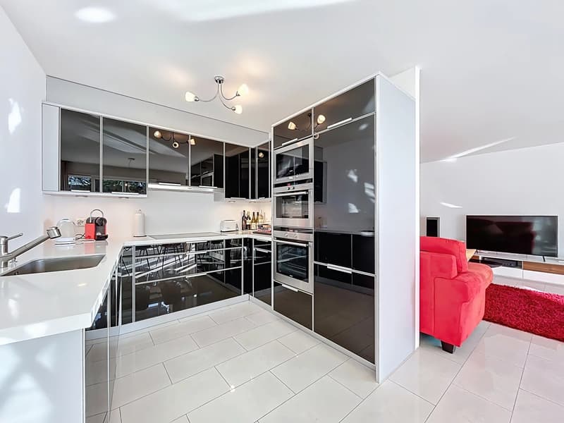 Spacieux 4.5 pièces dans résidence moderne avec balcon et terrasse (4)