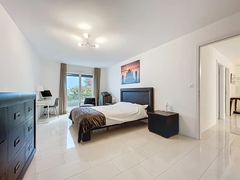 Spacieux 4.5 pièces dans résidence moderne avec balcon et terrasse (5)