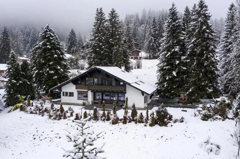 Chalet avec une vue imprenable et potentiel exceptionnel (13)